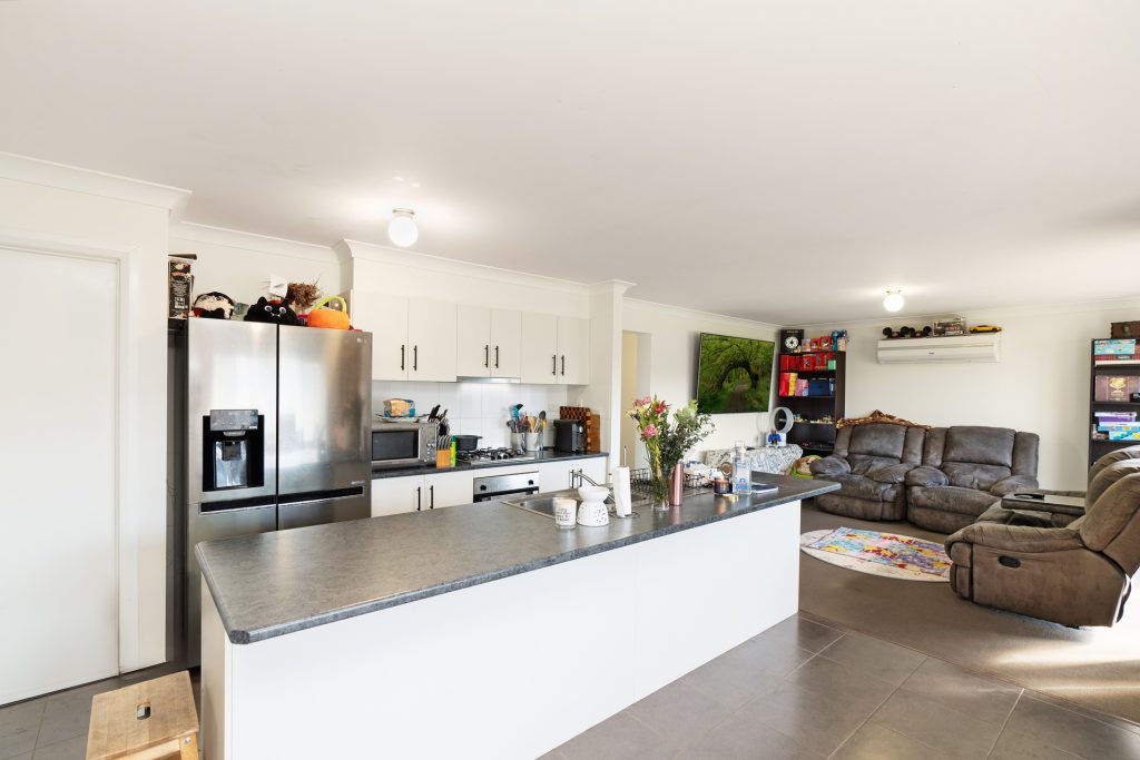 3 Golf Club Drive, Leeton NSW 2705 - photo 6