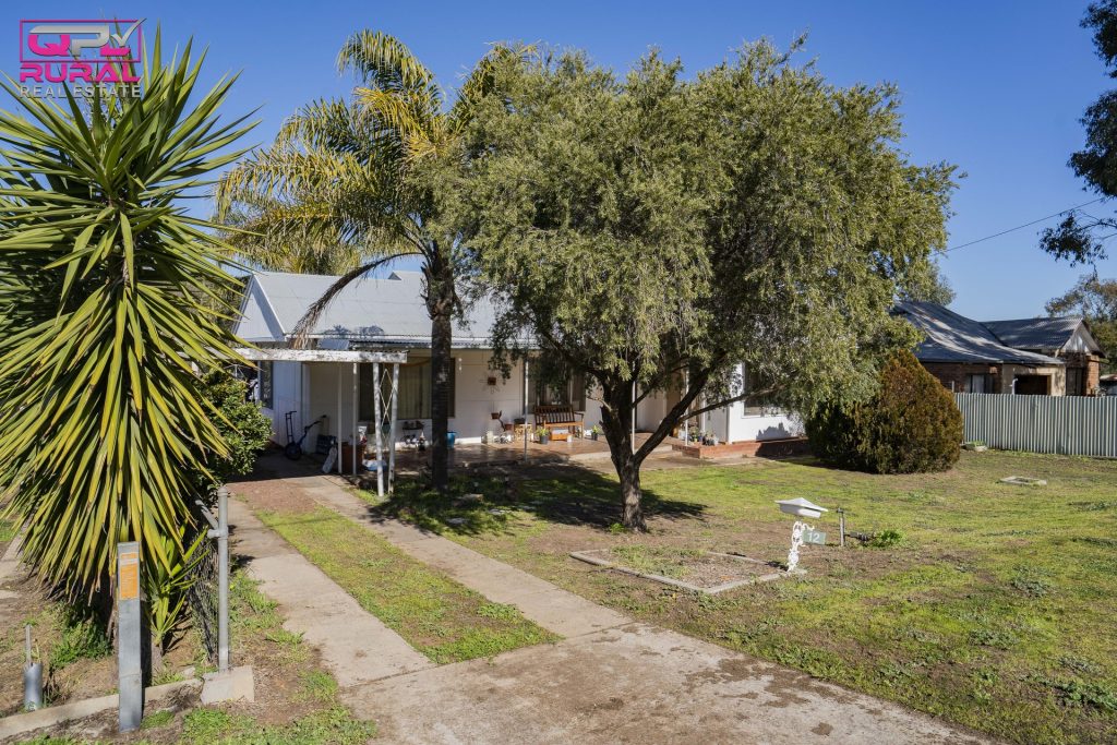 12 Frank Street, Narrandera NSW 2700 - photo 3