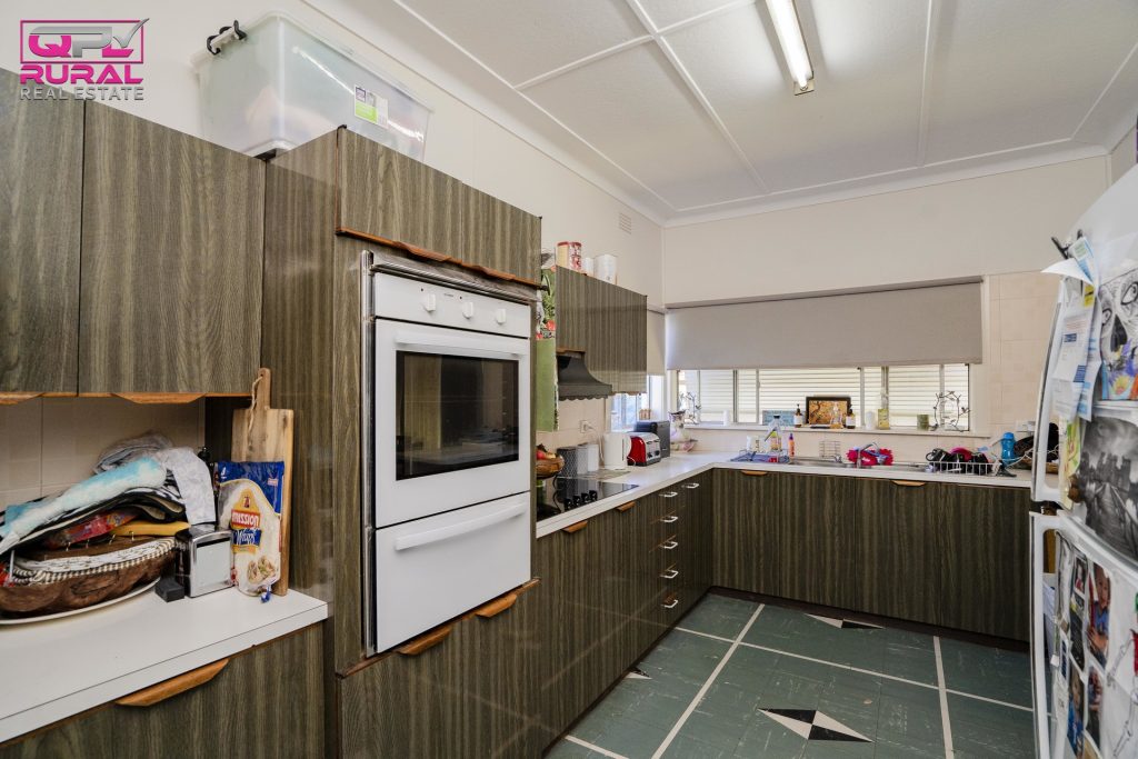 12 Frank Street, Narrandera NSW 2700 - photo 4