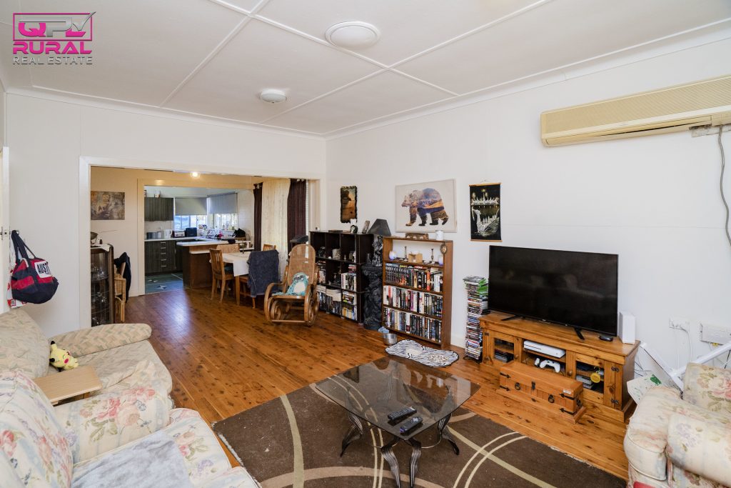 12 Frank Street, Narrandera NSW 2700 - photo 9