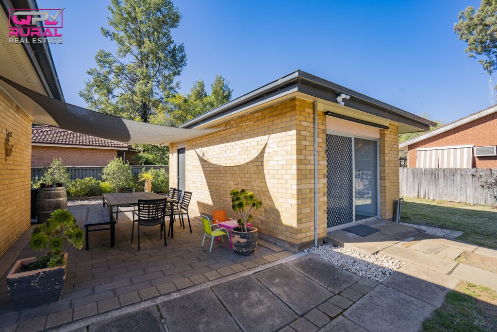 42 Crescent Street, Narrandera NSW 2700 - photo 14