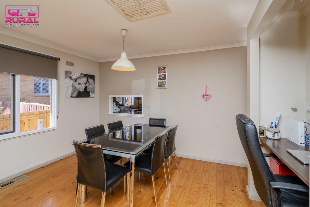 42 Crescent Street, Narrandera NSW 2700 - photo 7