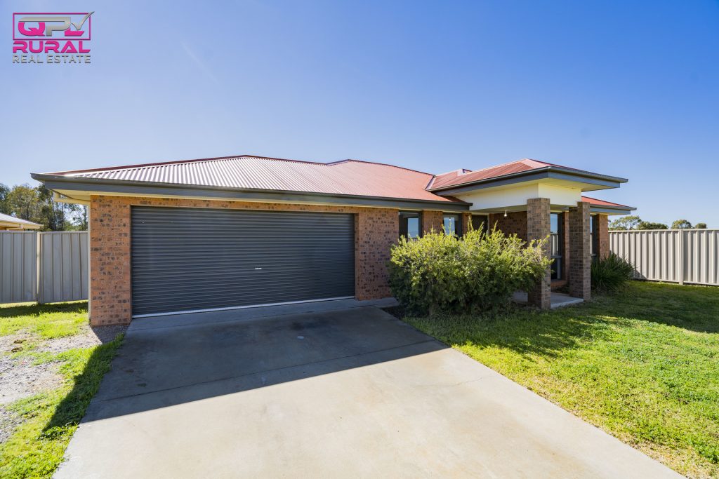 33 Golf Club Drive, Leeton NSW 2705 - McGrath Riverina