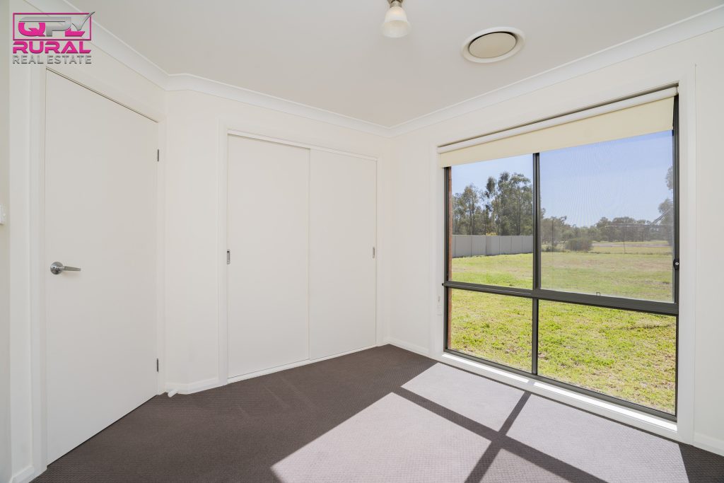 33 Golf Club Drive, Leeton NSW 2705 - photo 12