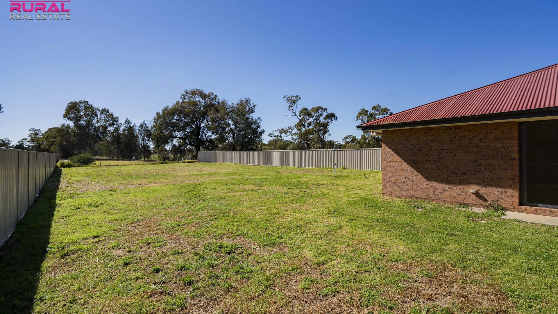33 Golf Club Drive, Leeton NSW 2705 - photo 15