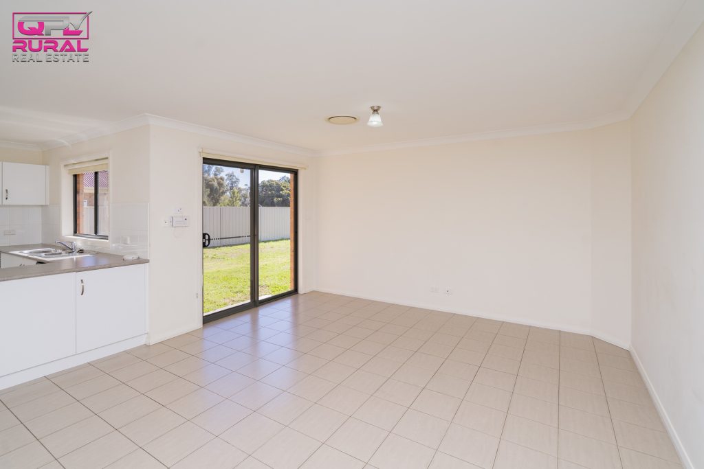 33 Golf Club Drive, Leeton NSW 2705 - photo 8