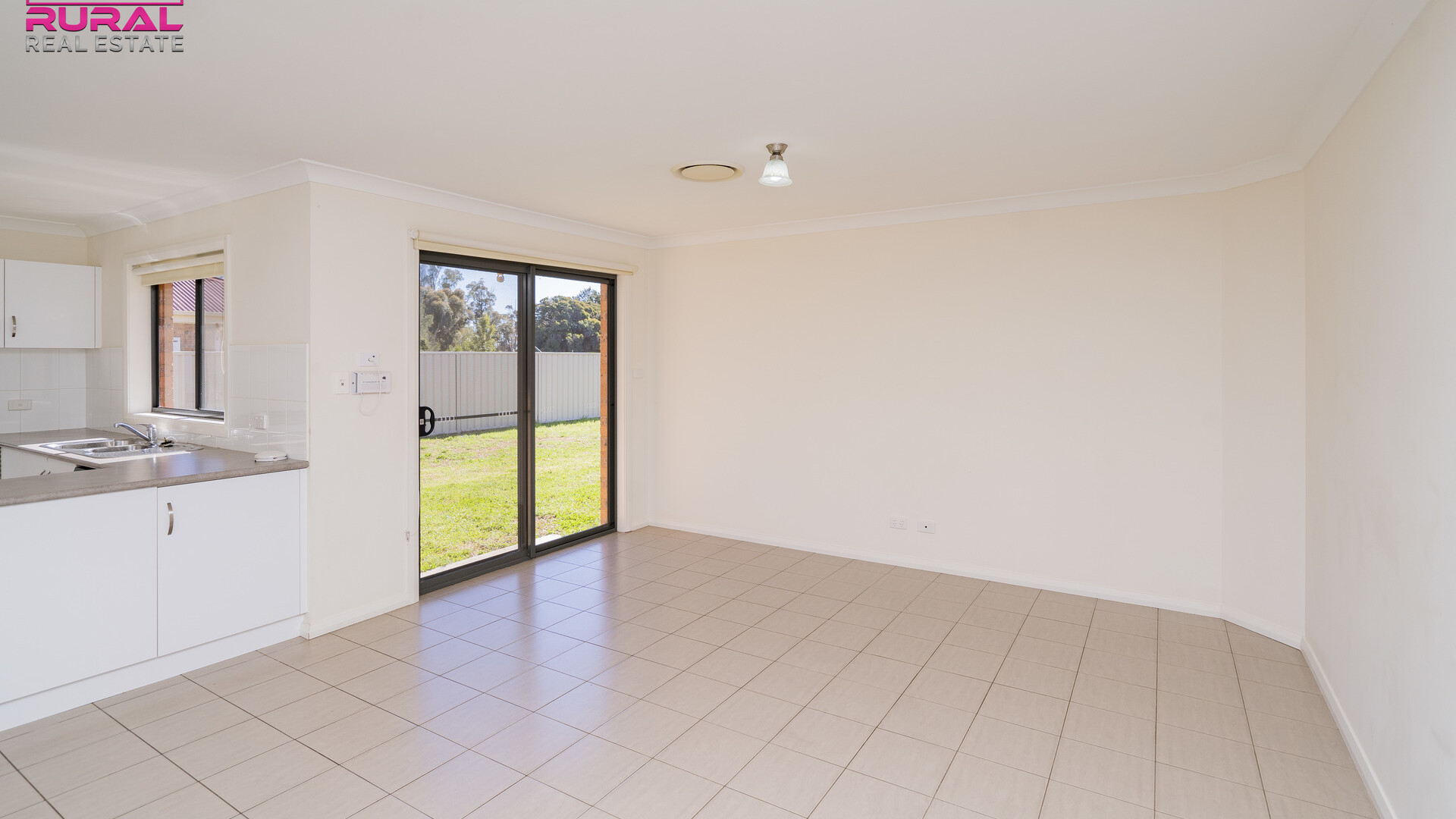 33 Golf Club Drive, Leeton NSW 2705 - photo 8