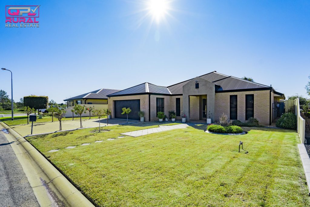 14 Anzac Crescent, Narrandera NSW 2700 - McGrath Riverina