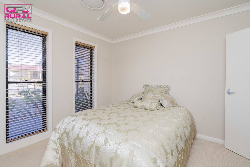 14 Anzac Crescent, Narrandera NSW 2700 - photo 15