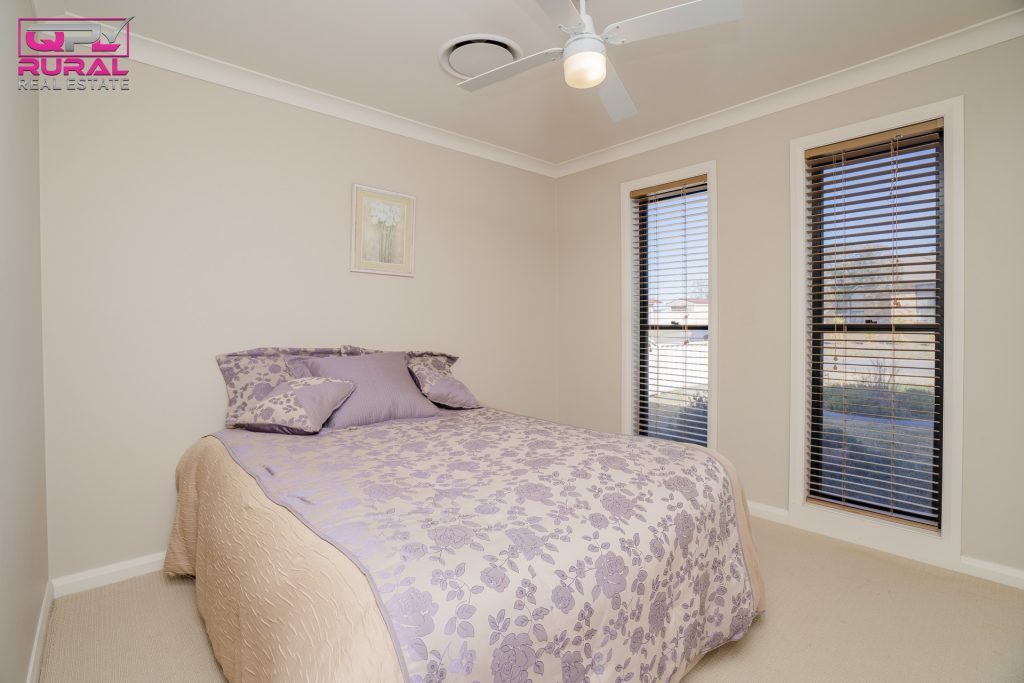 14 Anzac Crescent, Narrandera NSW 2700 - photo 17