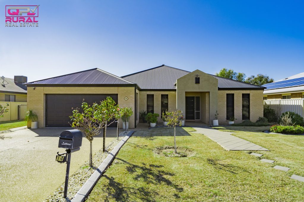 14 Anzac Crescent, Narrandera NSW 2700 - photo 3