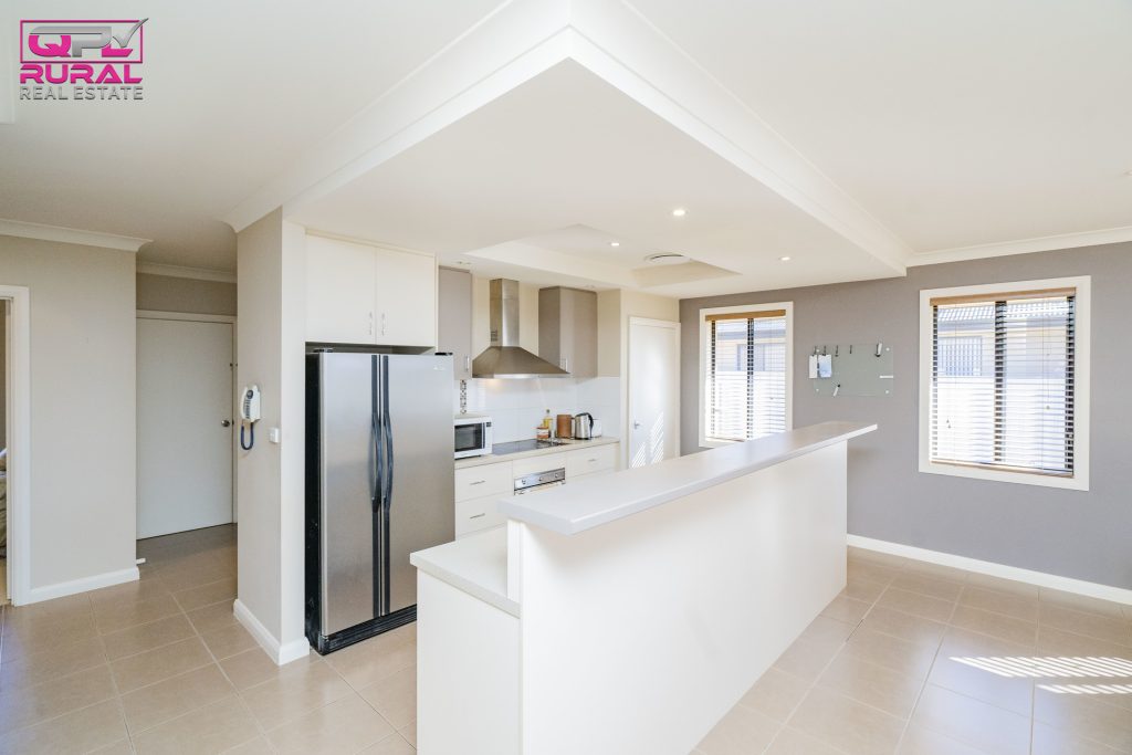 14 Anzac Crescent, Narrandera NSW 2700 - photo 7