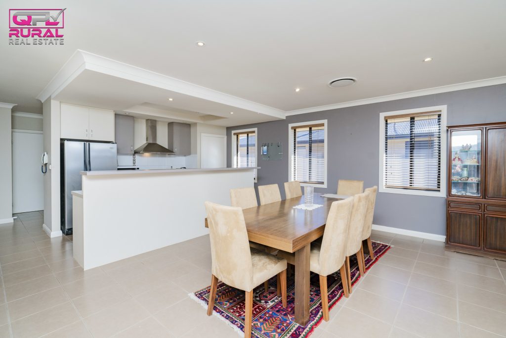 14 Anzac Crescent, Narrandera NSW 2700 - photo 9