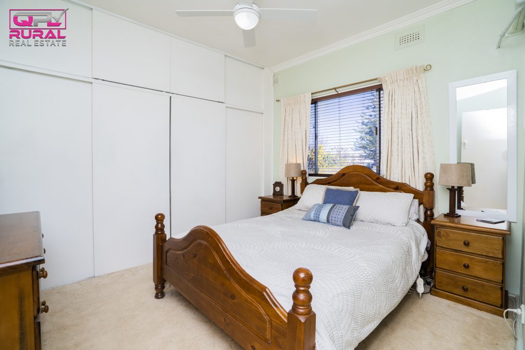 5 Joffre Street, Temora NSW 2666 - photo 15