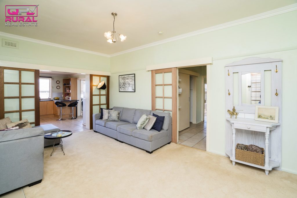 5 Joffre Street, Temora NSW 2666 - photo 3