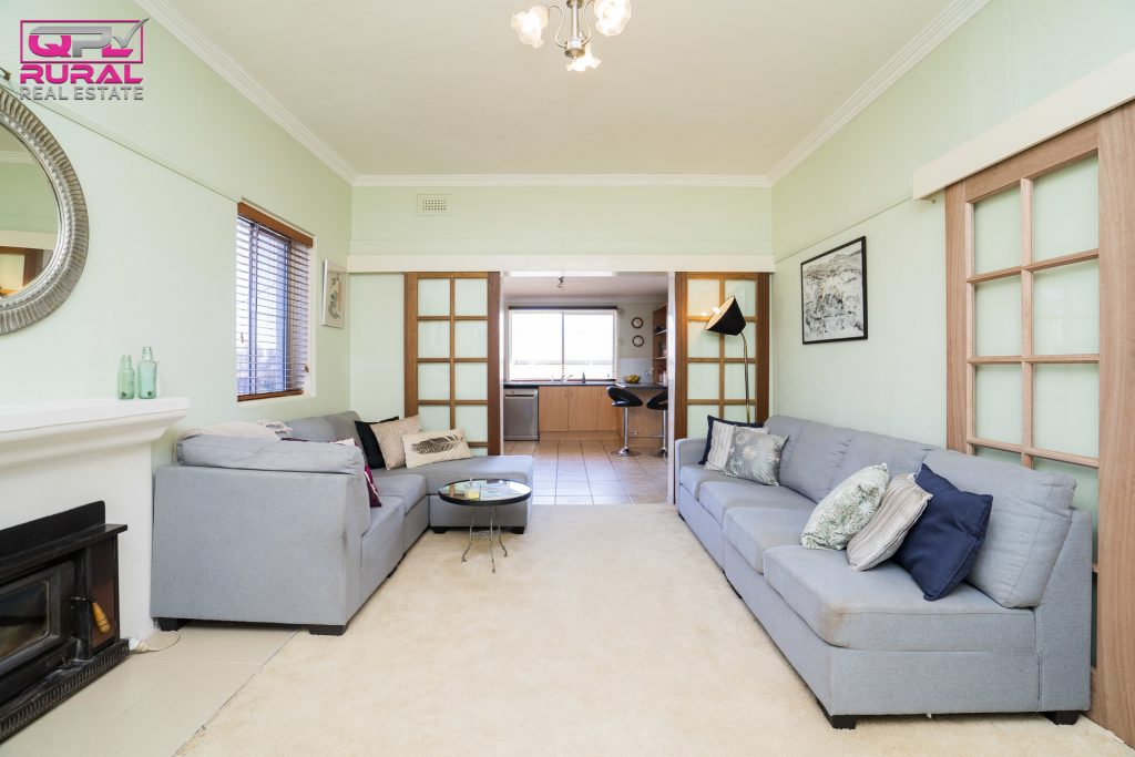 5 Joffre Street, Temora NSW 2666 - photo 4