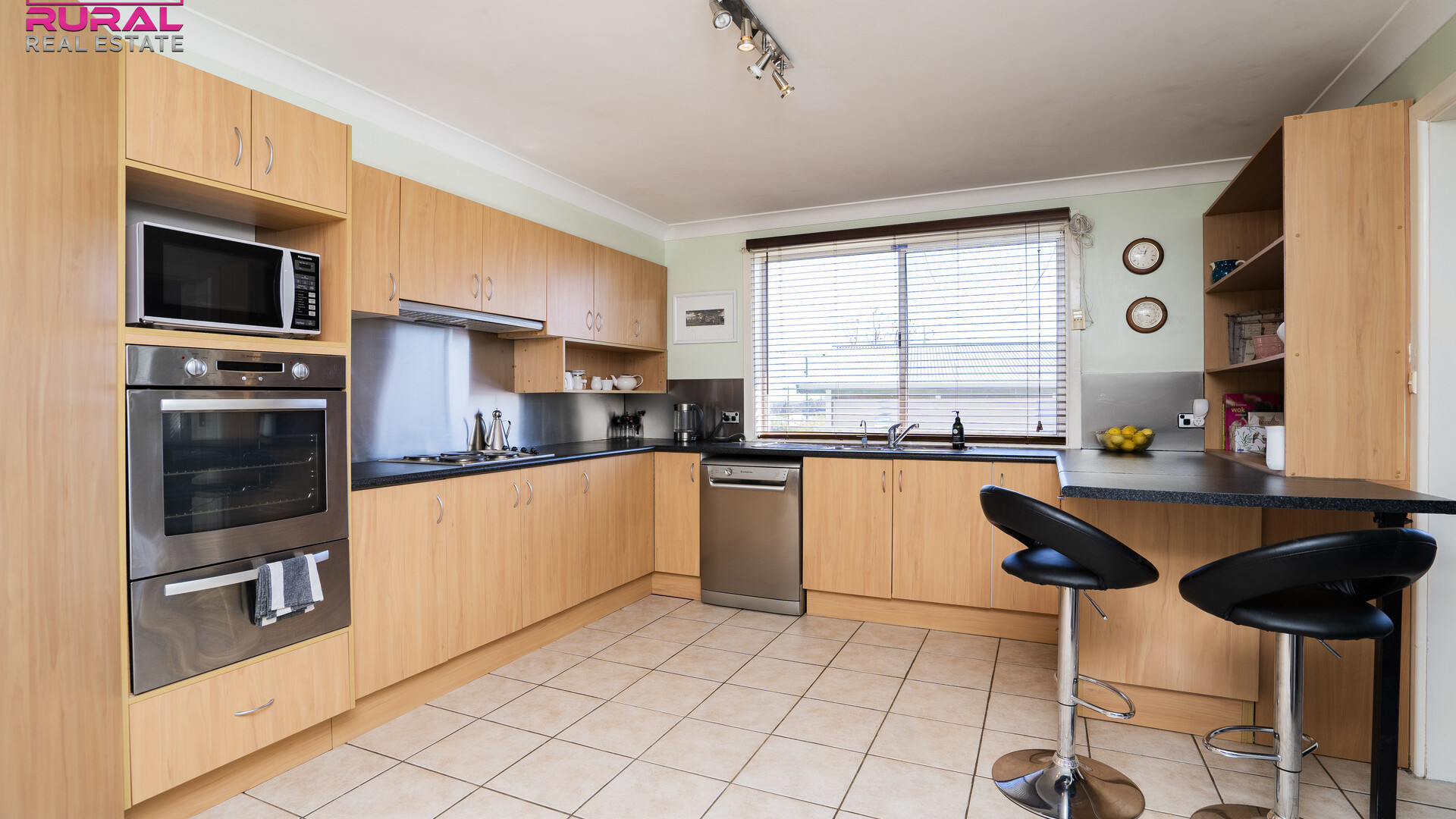 5 Joffre Street, Temora NSW 2666 - photo 6