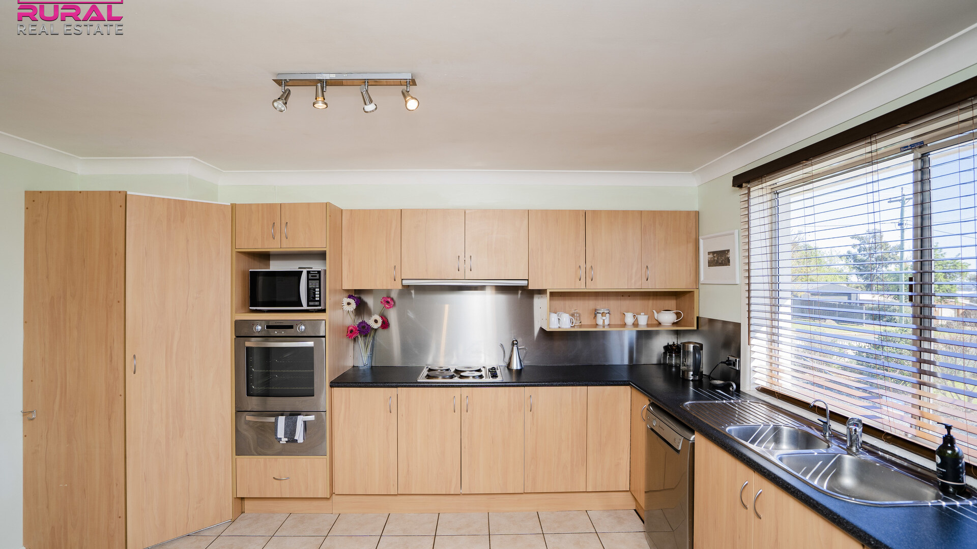 5 Joffre Street, Temora NSW 2666 - photo 7