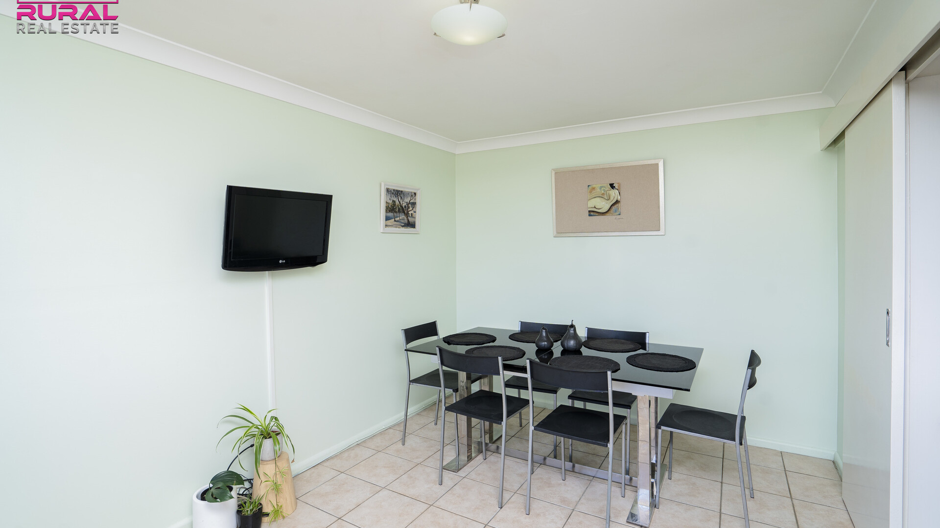 5 Joffre Street, Temora NSW 2666 - photo 9