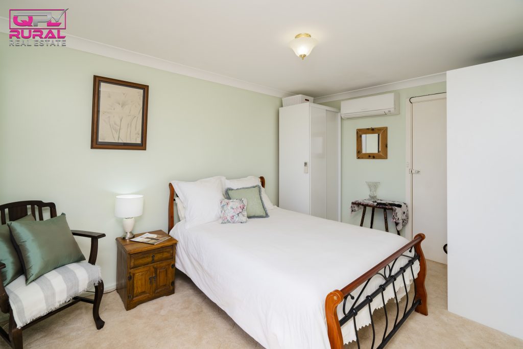 5 Joffre Street, Temora NSW 2666 - photo 10
