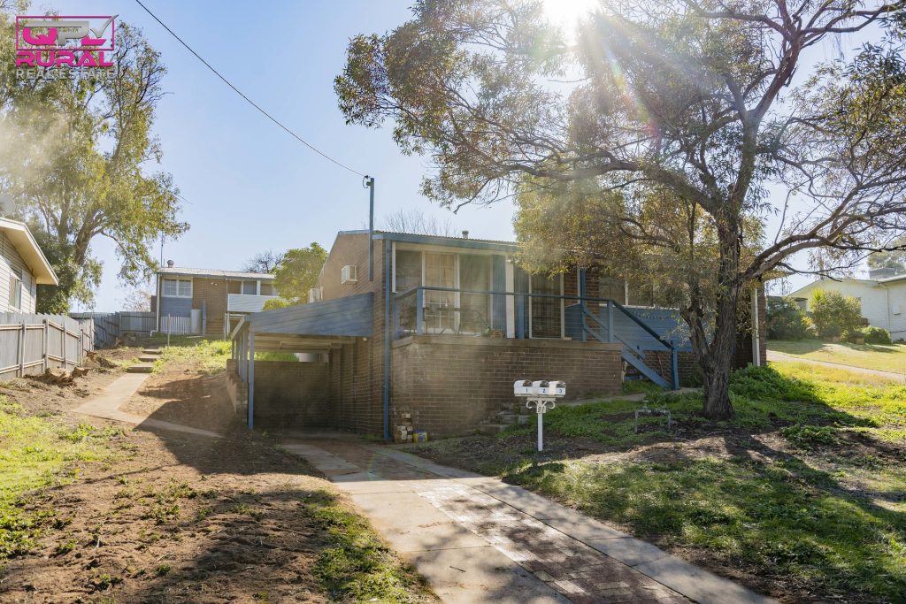 91 Twynam Street, Narrandera NSW 2700 - photo 2