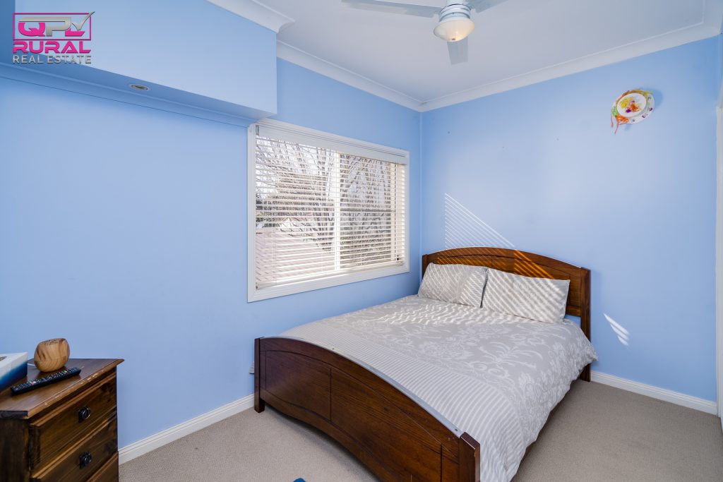 70 Bolton Street, Narrandera NSW 2700 - photo 11