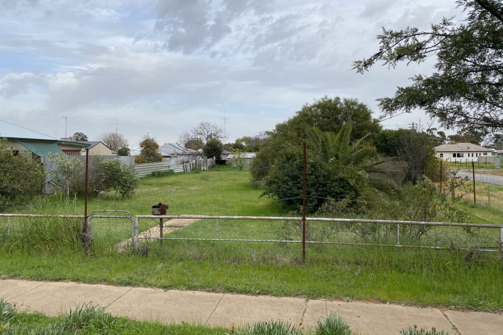 33 Main Avenue, Yanco NSW 2703 - photo 2