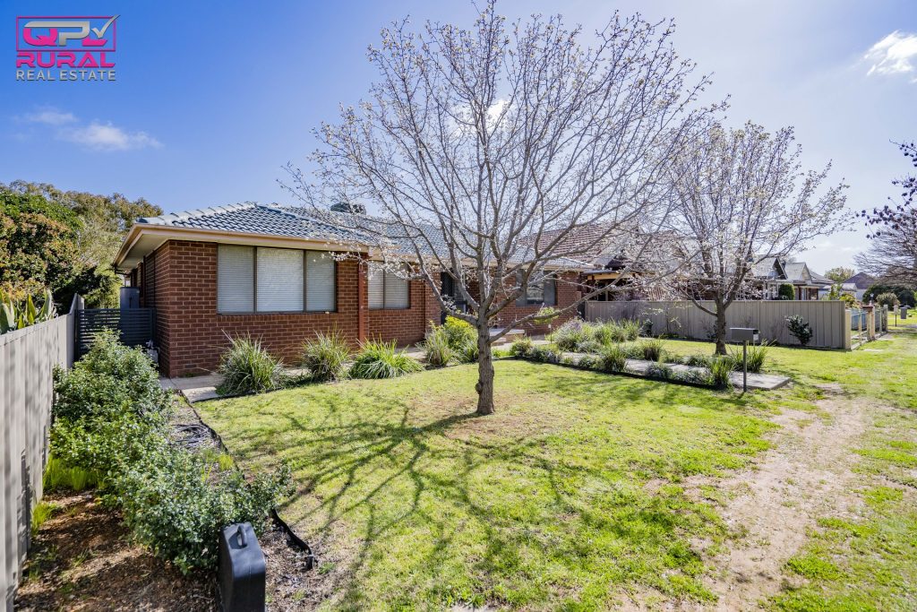 154 Crowley Street, Temora NSW 2666 - photo 15