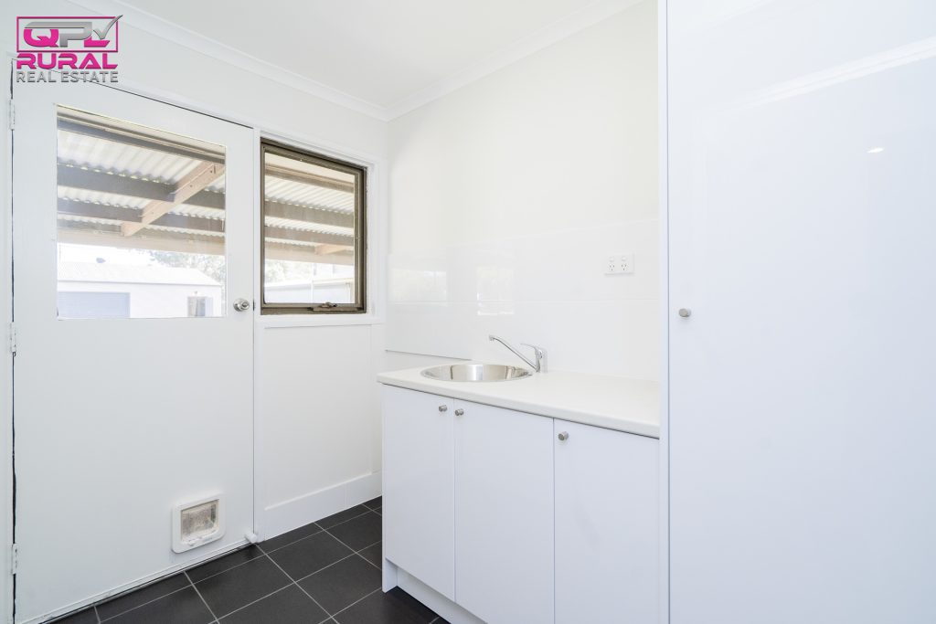 154 Crowley Street, Temora NSW 2666 - photo 3