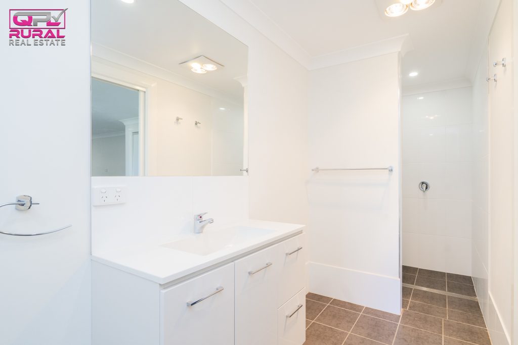 154 Crowley Street, Temora NSW 2666 - photo 4