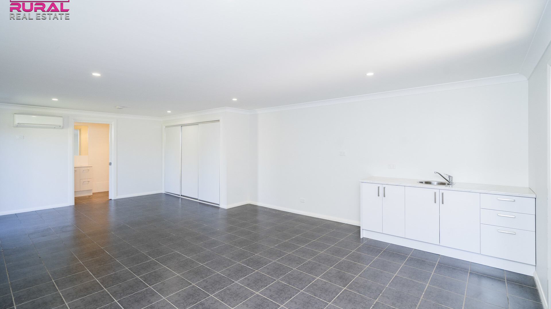 154 Crowley Street, Temora NSW 2666 - photo 5