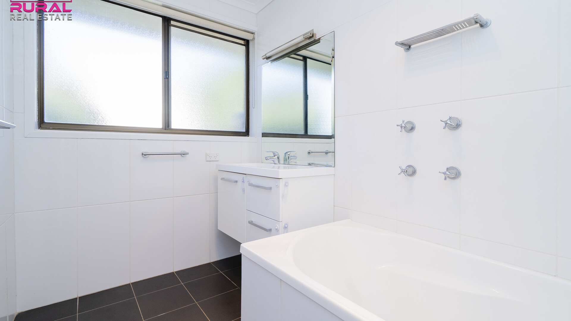 154 Crowley Street, Temora NSW 2666 - photo 6