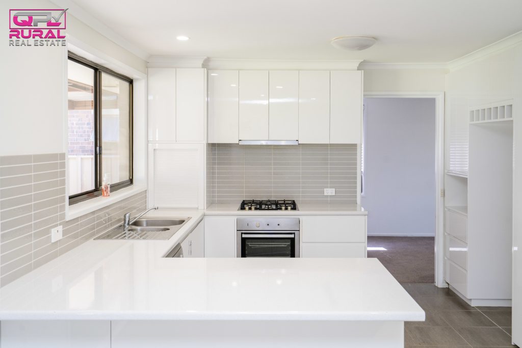 154 Crowley Street, Temora NSW 2666 - photo 7