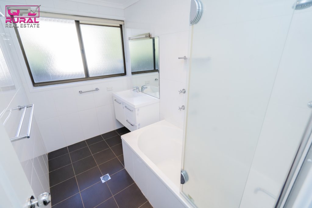 154 Crowley Street, Temora NSW 2666 - photo 8