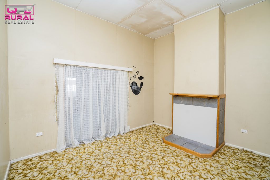 13 Cadell Street, Narrandera NSW 2700 - photo 11