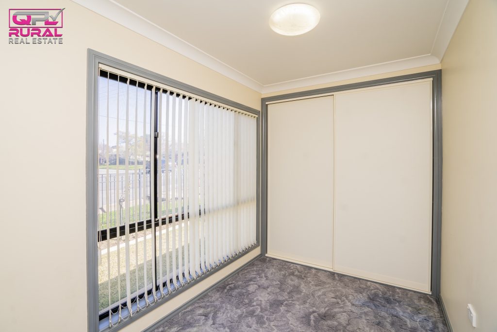 13 Cadell Street, Narrandera NSW 2700 - photo 12