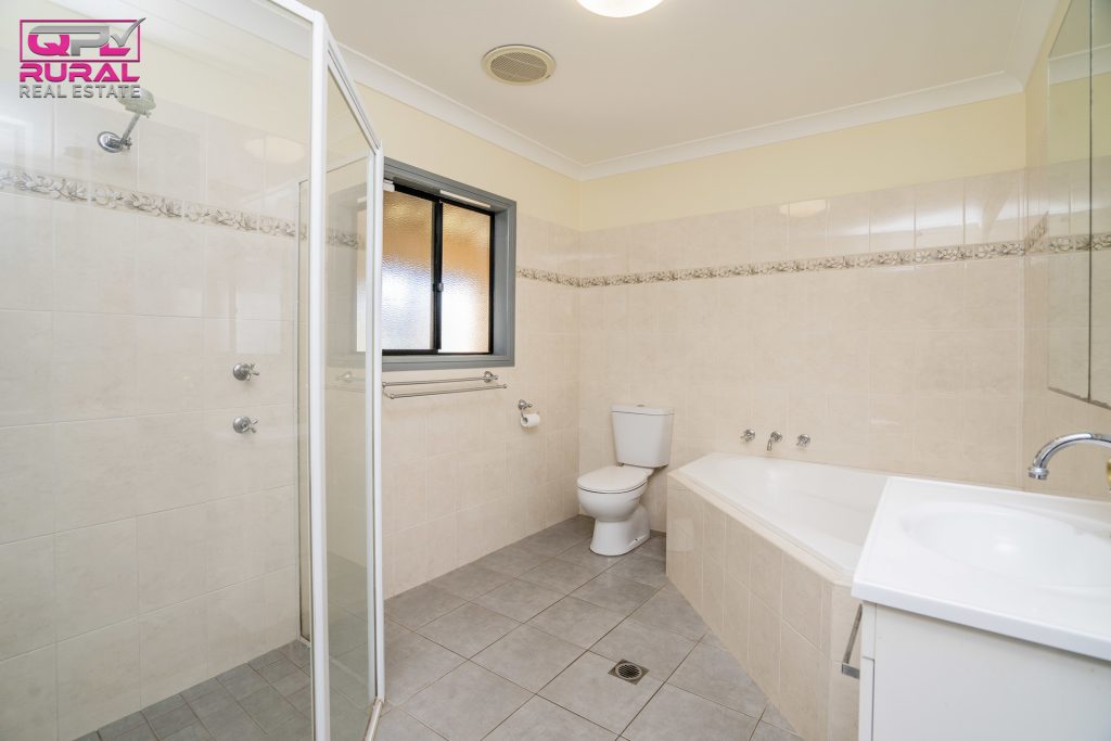 13 Cadell Street, Narrandera NSW 2700 - photo 13