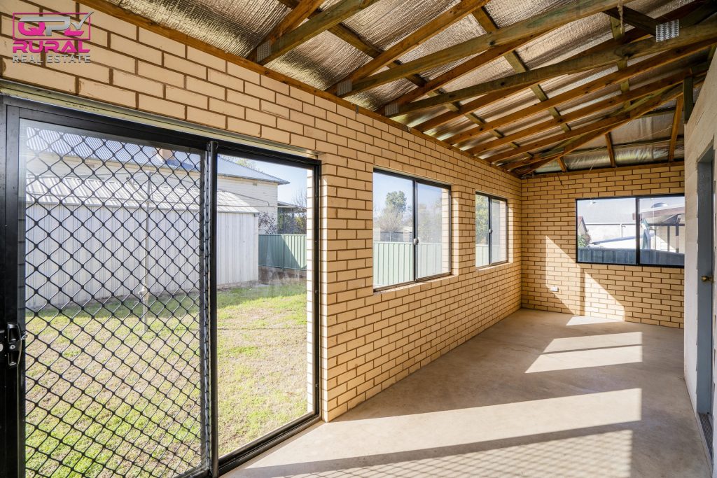 13 Cadell Street, Narrandera NSW 2700 - photo 15