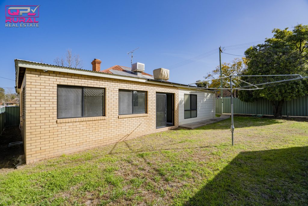 13 Cadell Street, Narrandera NSW 2700 - photo 16