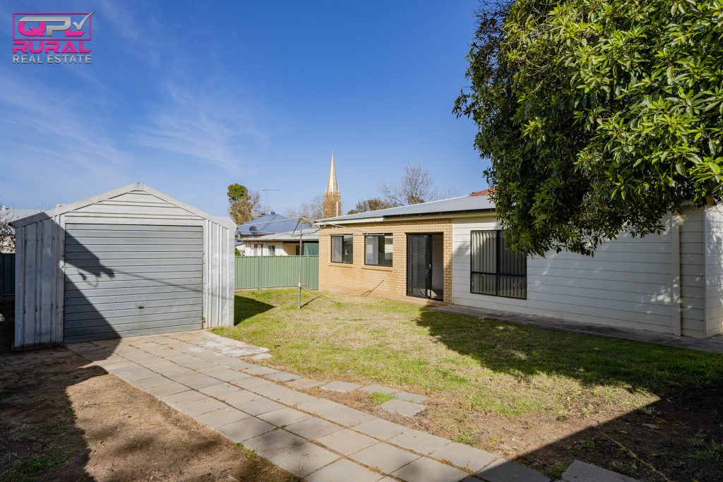 13 Cadell Street, Narrandera NSW 2700 - photo 17