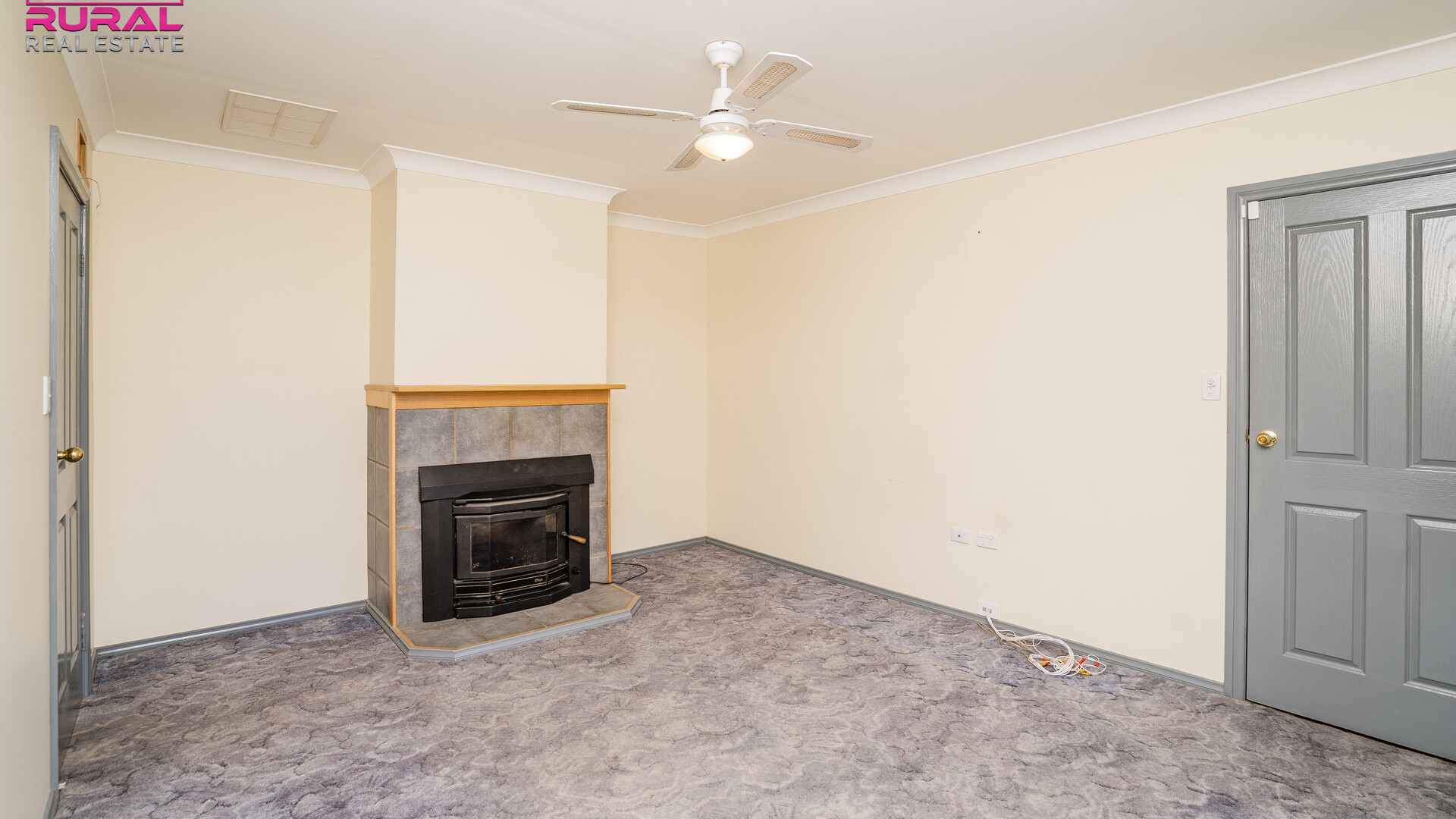 13 Cadell Street, Narrandera NSW 2700 - photo 4