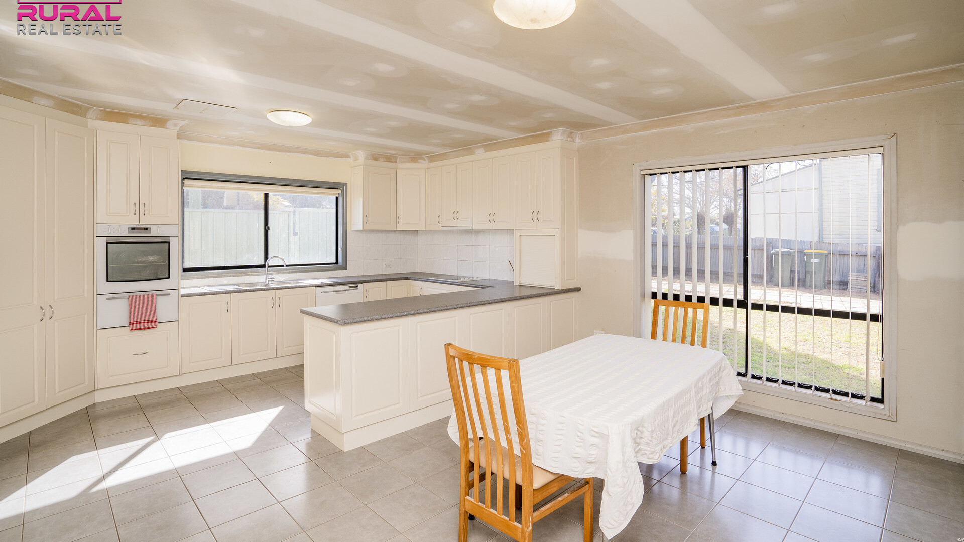 13 Cadell Street, Narrandera NSW 2700 - photo 7