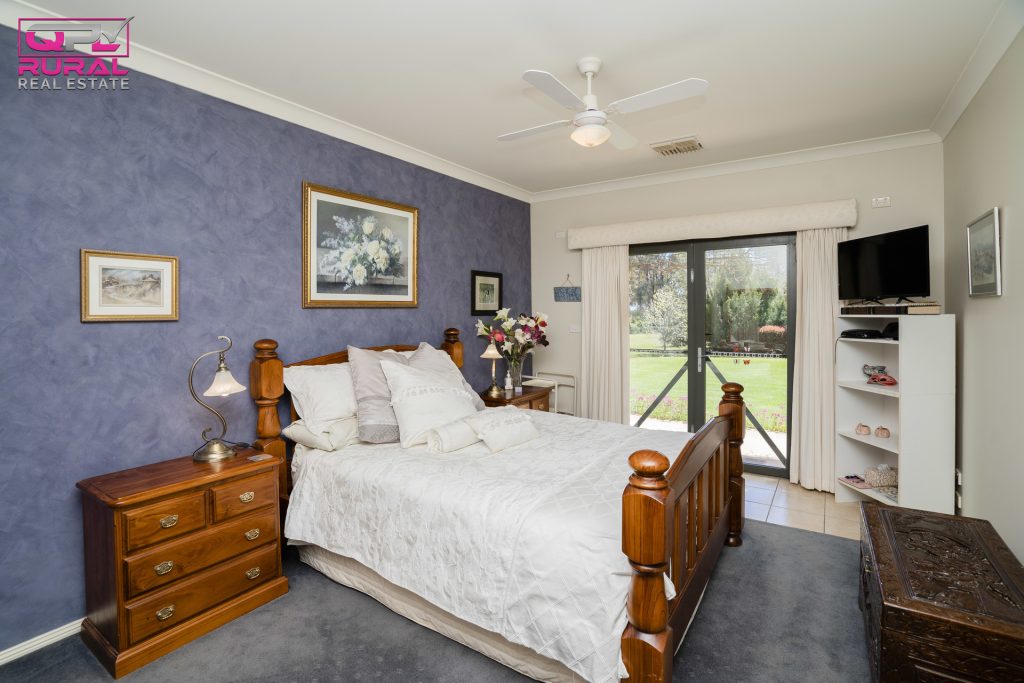 180 Bundawarrah Road, Temora NSW 2666 - photo 12