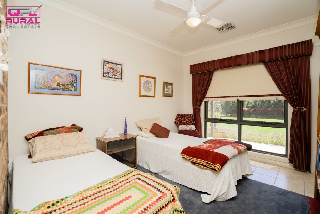 180 Bundawarrah Road, Temora NSW 2666 - photo 15
