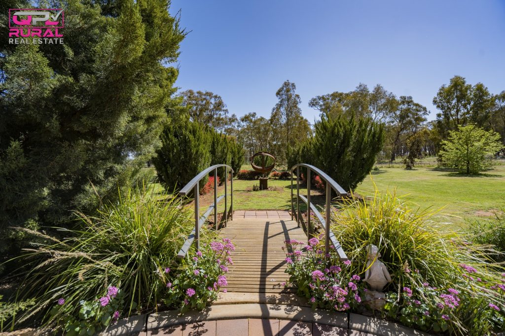180 Bundawarrah Road, Temora NSW 2666 - photo 25