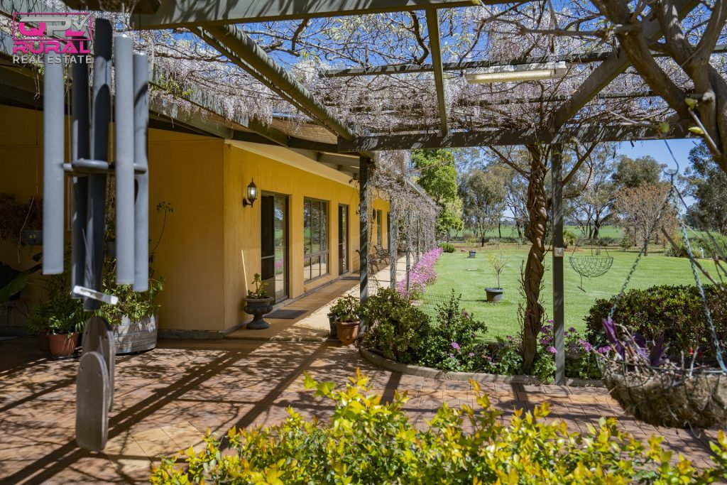 180 Bundawarrah Road, Temora NSW 2666 - photo 28
