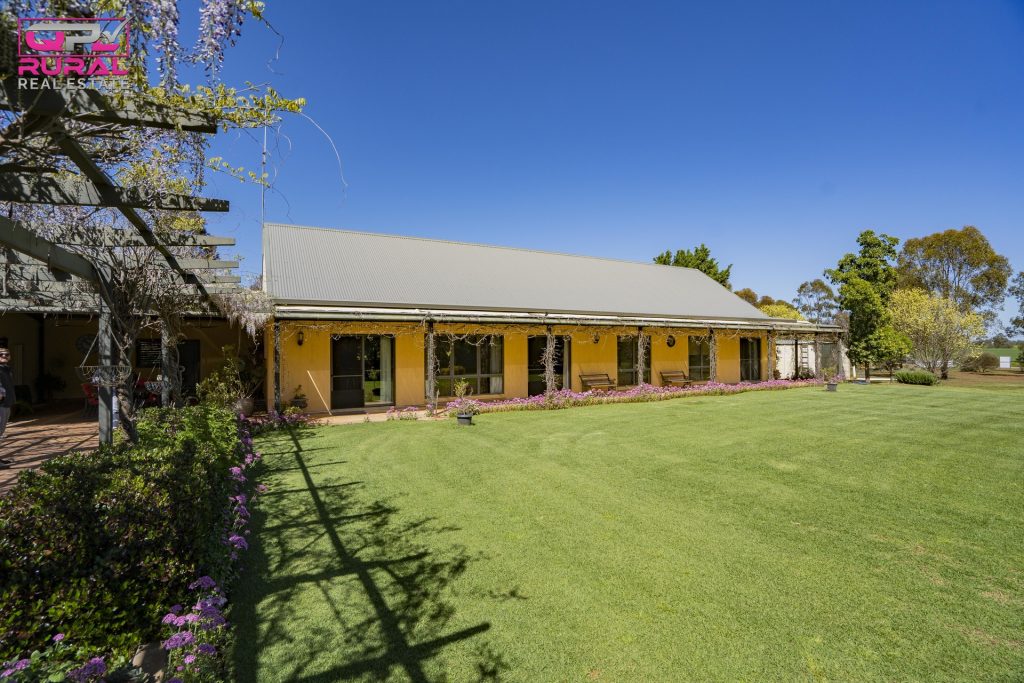 180 Bundawarrah Road, Temora NSW 2666 - photo 5