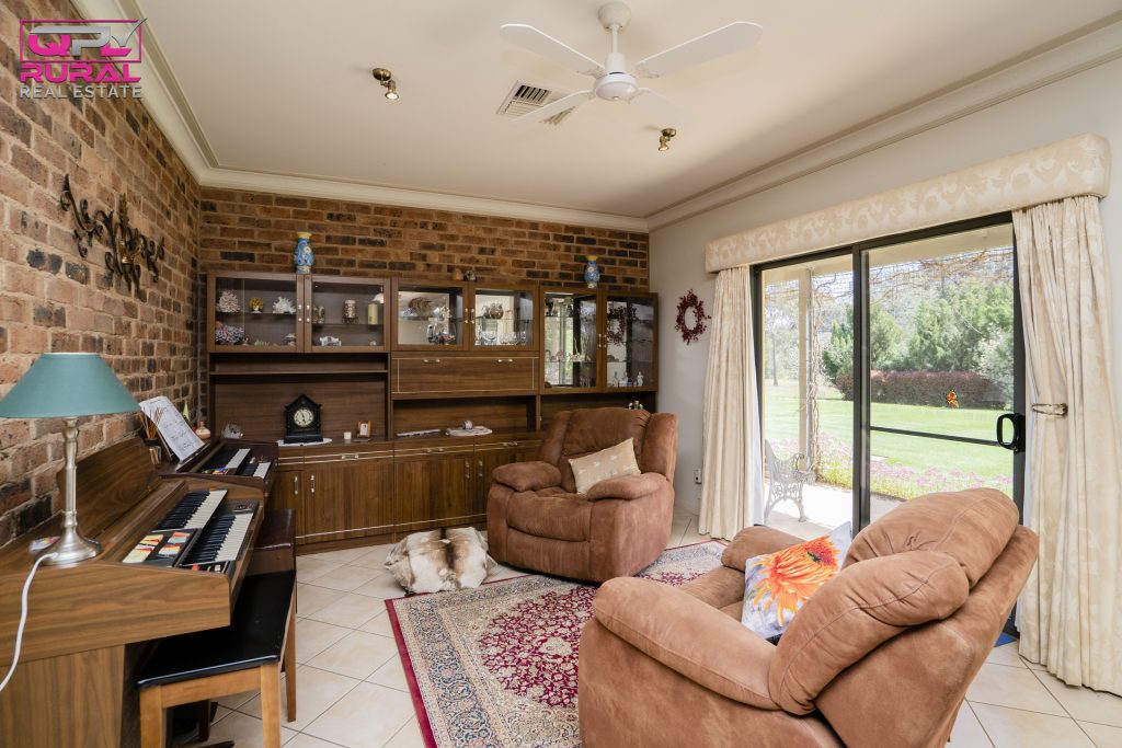 180 Bundawarrah Road, Temora NSW 2666 - photo 10