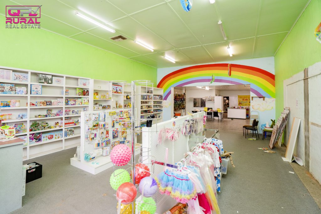 68 East Street, Narrandera NSW 2700 - photo 5