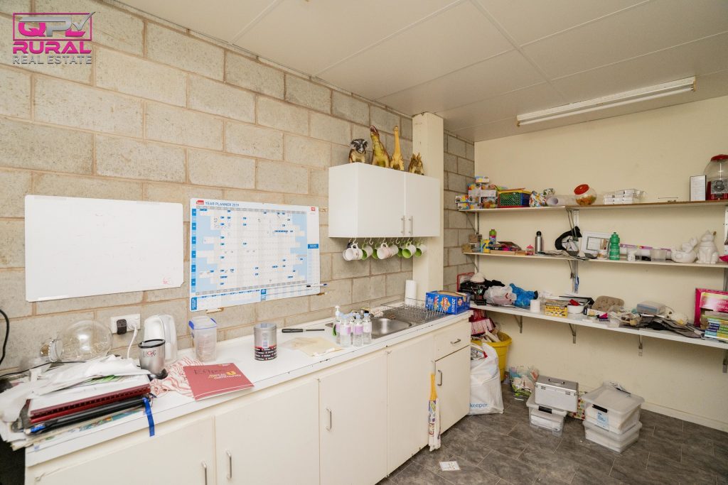 68 East Street, Narrandera NSW 2700 - photo 10